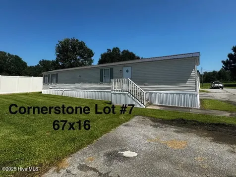 108 Smith Mhp Lane Chinquapin NC 28521