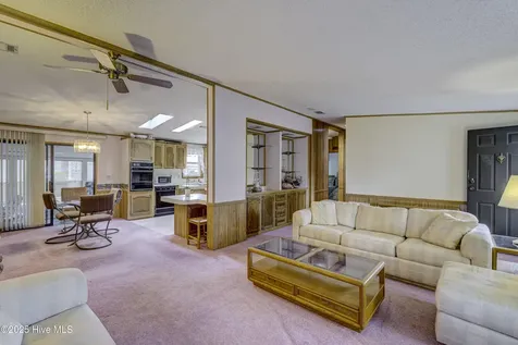 609 Outrigger Court Hampstead NC 28443