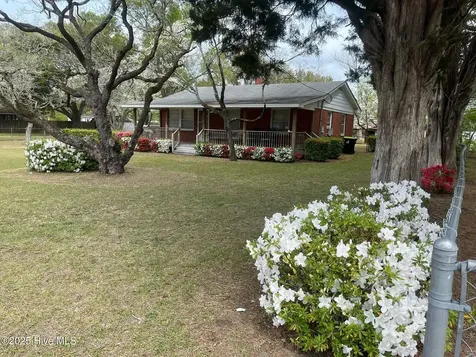 928 Village Road Leland NC 28451