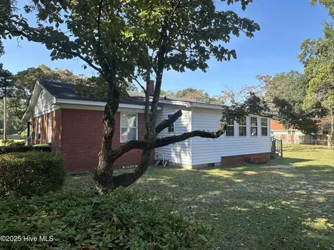 928 Village Road Leland NC 28451