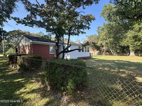 928 Village Road Leland NC 28451