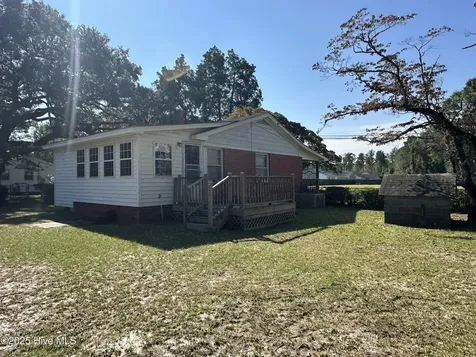 928 Village Road Leland NC 28451