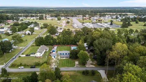 218 Old Ironsides Road Newport NC 28570