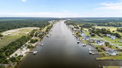 218 Old Ironsides Road Newport NC 28570