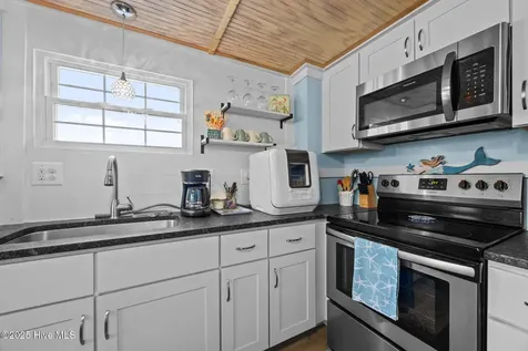 409 Bridgers Avenue Topsail Beach NC 28445