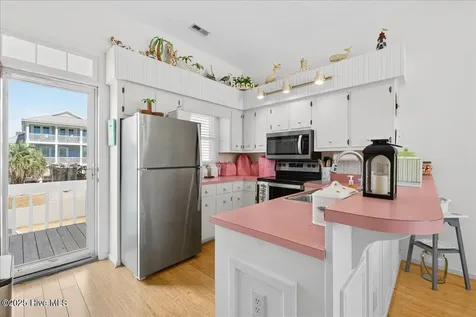 142 Brunswick Avenue E Holden Beach NC 28462