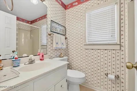 142 Brunswick Avenue E Holden Beach NC 28462