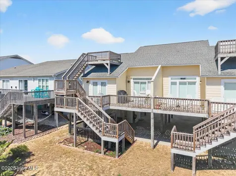 142 Brunswick Avenue E Holden Beach NC 28462