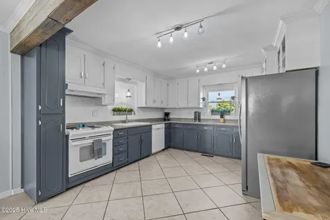 205 Barefoot Lane Atlantic Beach NC 28512