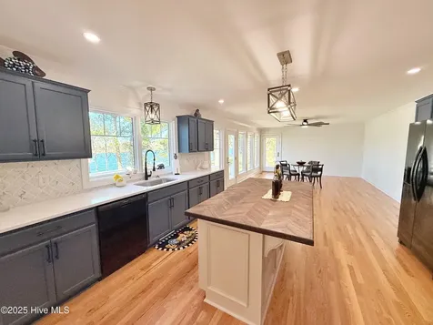 273 W Rock Creek Road New Bern NC 28562