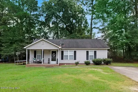 154 Creekside Drive Four Oaks NC 27524