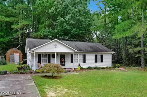 151 Creekside Drive Four Oaks NC 27524