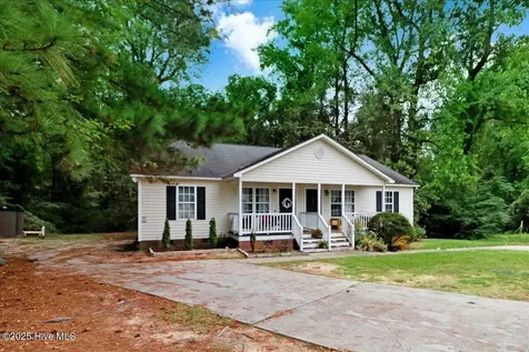 155 Creekside Drive Four Oaks NC 27524