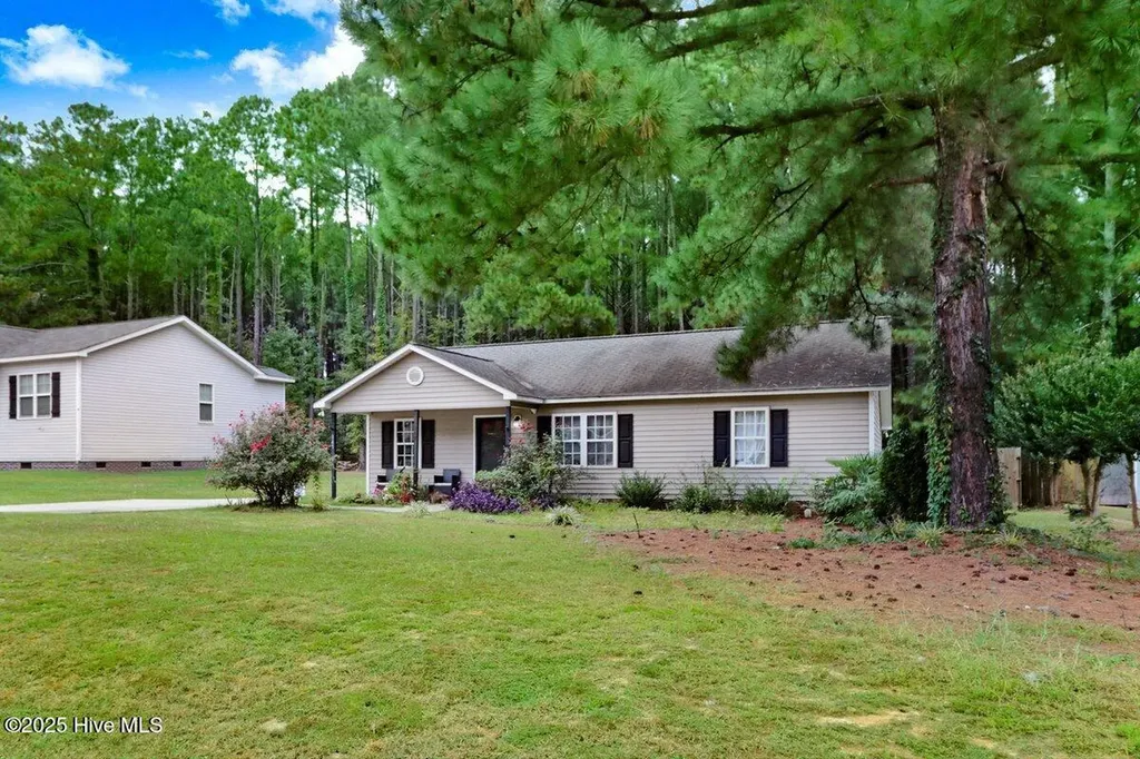 147 Creekside Drive Four Oaks NC 27524