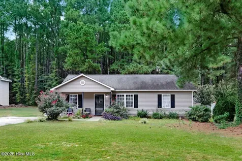 147 Creekside Drive Four Oaks NC 27524