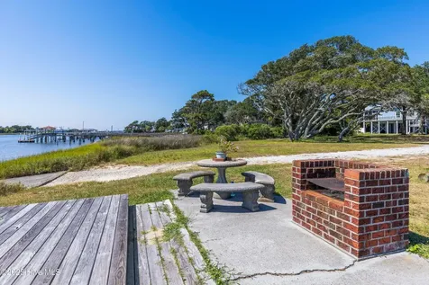 2643 Nags Head Road SW Supply NC 28462