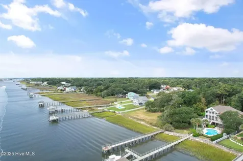 1860 Oak Harbour Drive SW Ocean Isle Beach NC 28469