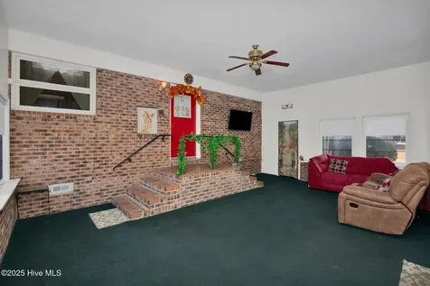 405 West Road Lumberton NC 28358