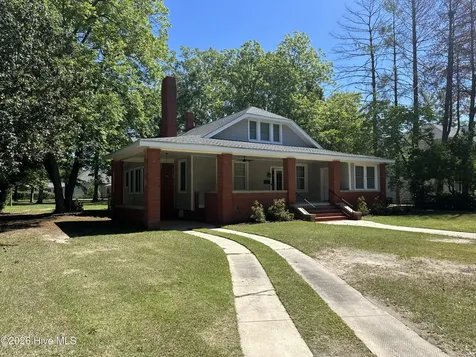 330 Mcrae Street Laurinburg NC 28352