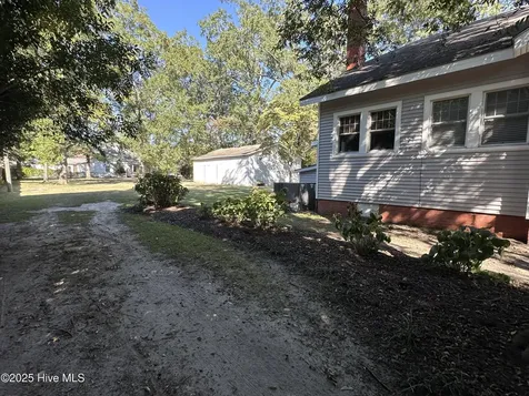 330 Mcrae Street Laurinburg NC 28352