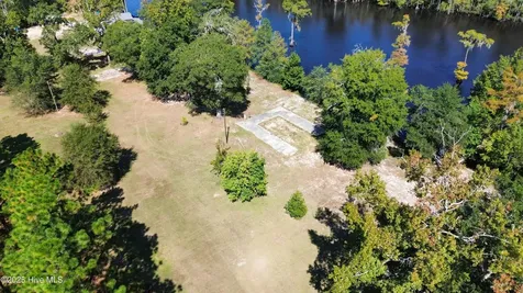 250 Long Bluff Road Currie NC 28435