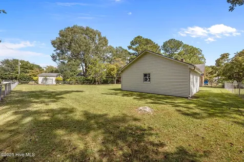 705 River Road Trent Woods NC 28562