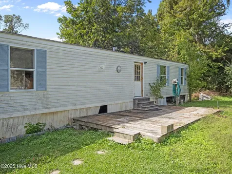 137 Zacchaeus Avenue Morehead City NC 28557