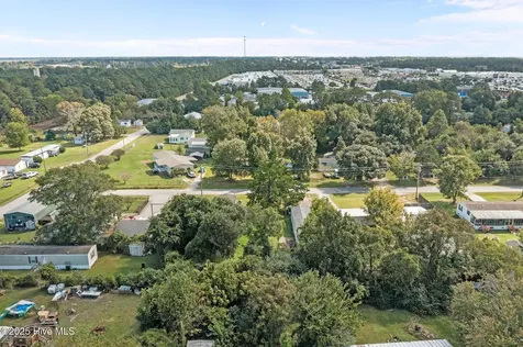 137 Zacchaeus Avenue Morehead City NC 28557
