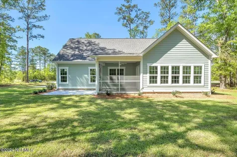 820 Weston Lane SE Bolivia NC 28422