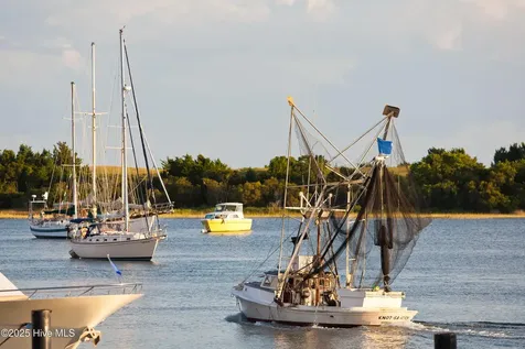805 Mulberry Street Beaufort NC 28516
