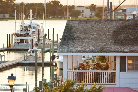 805 Mulberry Street Beaufort NC 28516