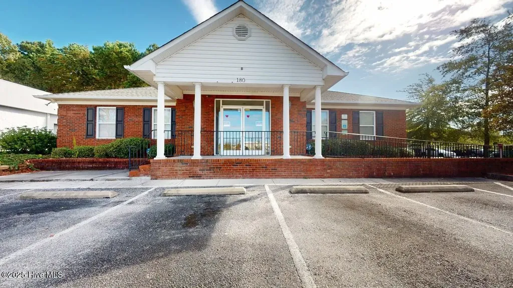 180 Coastal Lane Jacksonville NC 28546