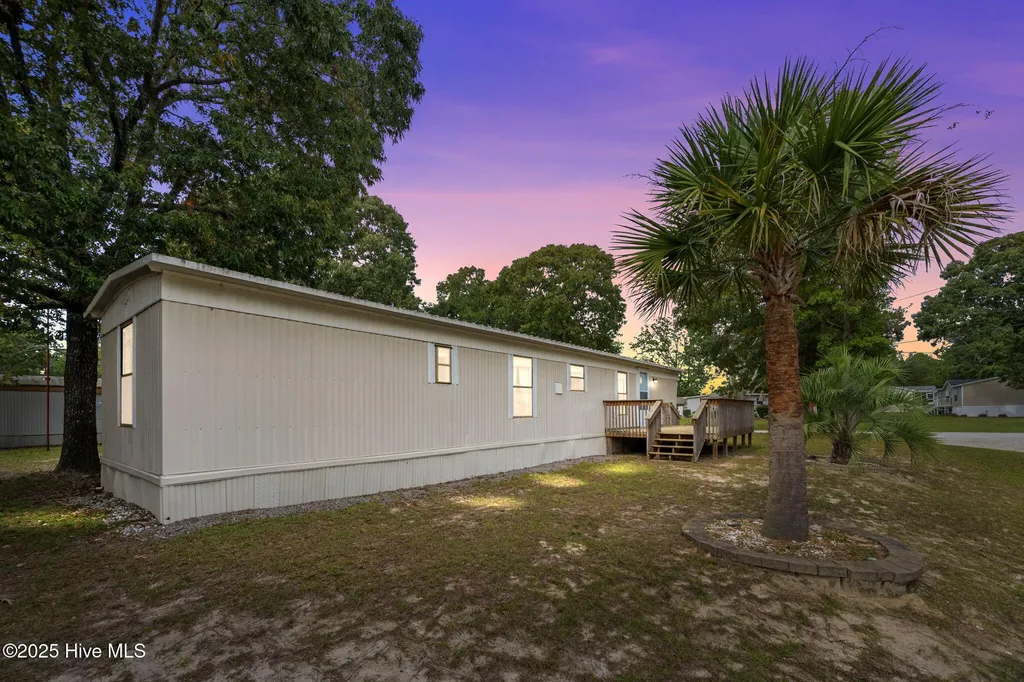 618 Creek Drive Hampstead NC 28443