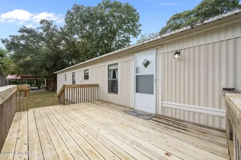 618 Creek Drive Hampstead NC 28443