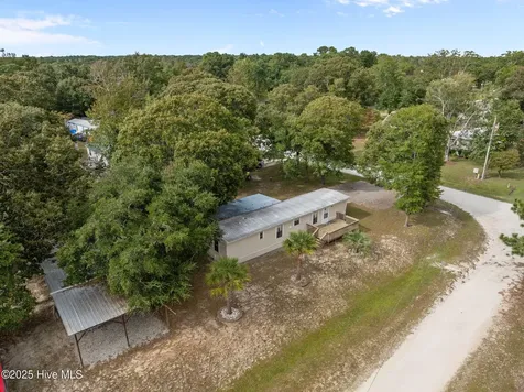 618 Creek Drive Hampstead NC 28443