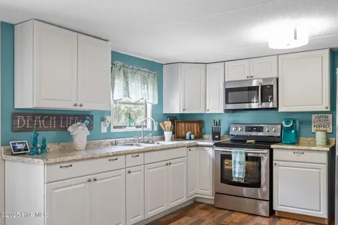 618 Creek Drive Hampstead NC 28443