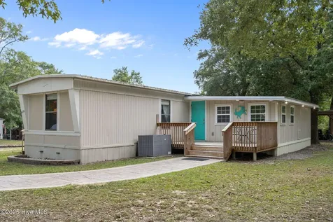 618 Creek Drive Hampstead NC 28443