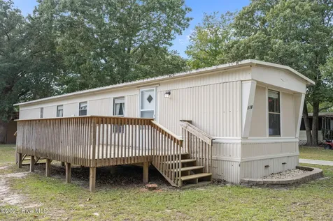 618 Creek Drive Hampstead NC 28443