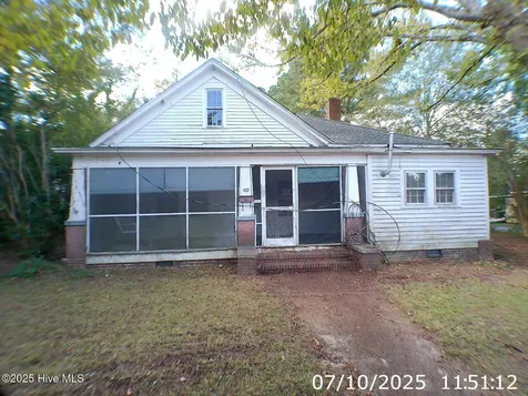 409 N Haughton Street Williamston NC 27892