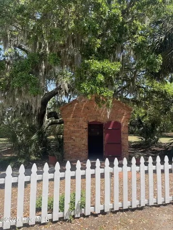 1042 N Hummingbird Lane SE Southport NC 28461