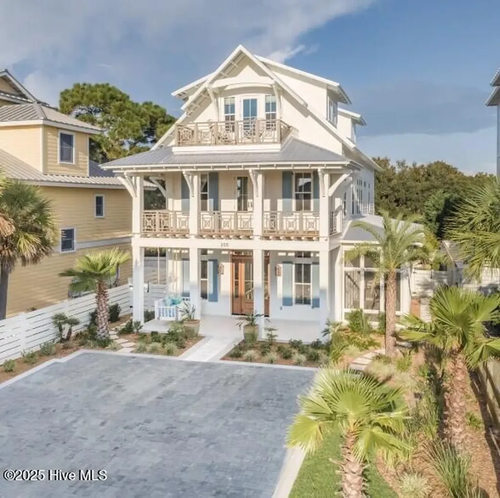 2103 Evans Street Morehead City NC 28557