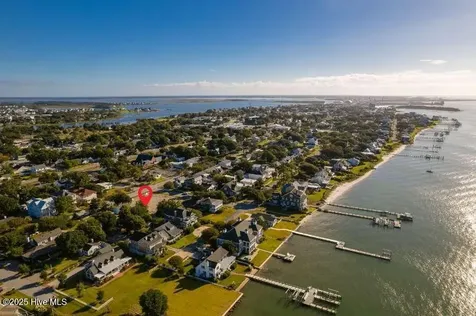 2103 Evans Street Morehead City NC 28557