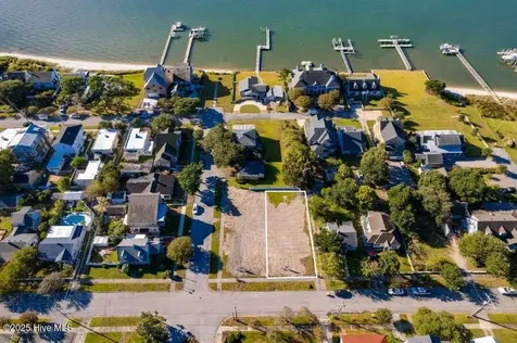 2103 Evans Street Morehead City NC 28557