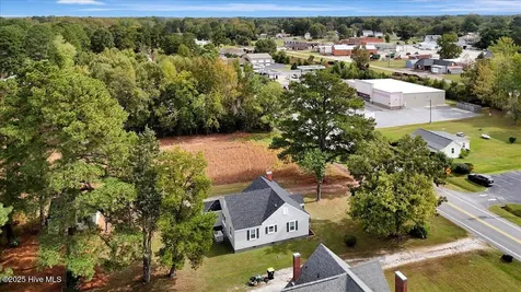 211 W Central Street Seaboard NC 27876