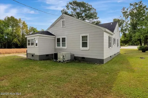 211 W Central Street Seaboard NC 27876