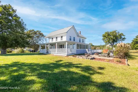 172 Lands End Road Knotts Island NC 27950