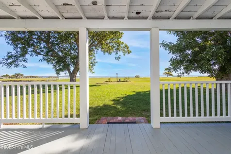 172 Lands End Road Knotts Island NC 27950