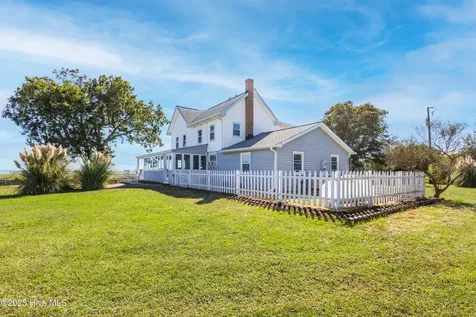 172 Lands End Road Knotts Island NC 27950