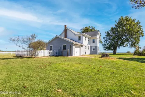 172 Lands End Road Knotts Island NC 27950