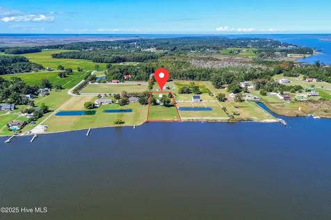 172 Lands End Road Knotts Island NC 27950